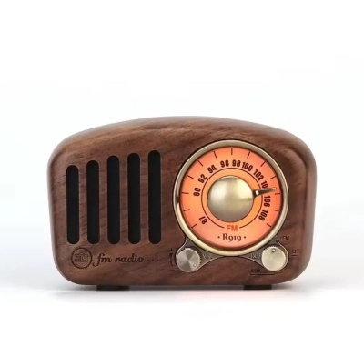 Portable Retro Wooden Walnut FM Radio Bluetooth Speaker Walnut Wooden FM Radio Old Fashioned Classic Style Support TF Card Or AUX Cable Play
